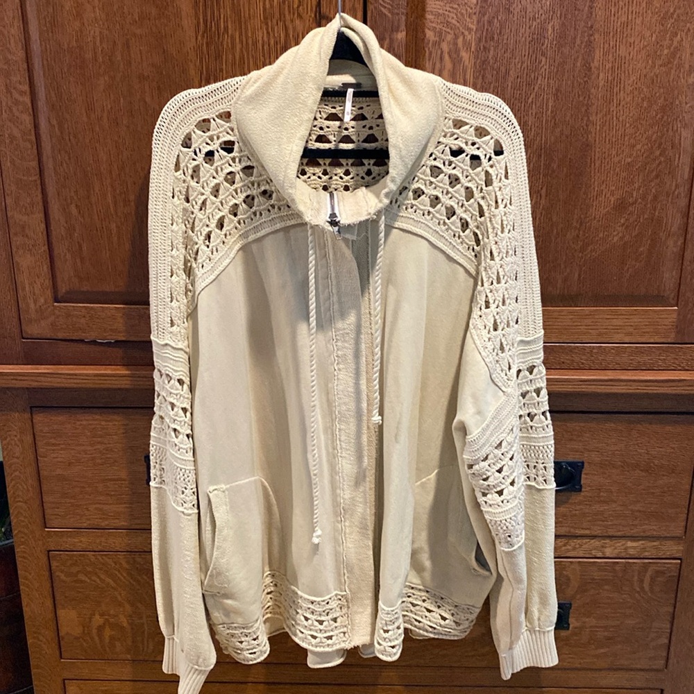 $10 FREE PEOPLE bundle items!!